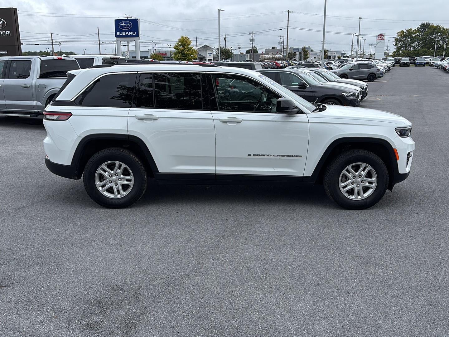 2023 Jeep Grand Cherokee Laredo