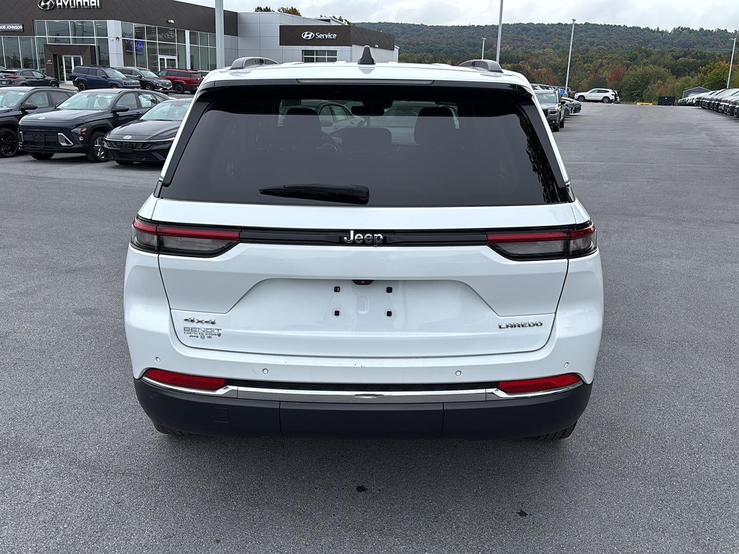 2023 Jeep Grand Cherokee Laredo