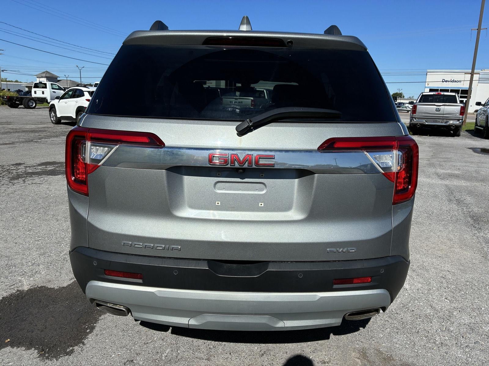 2023 GMC Acadia SLT