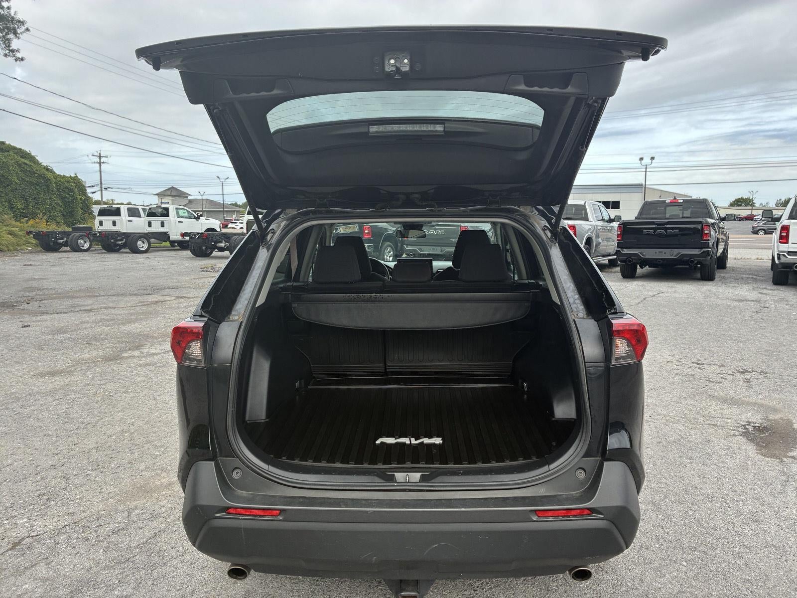 2020 Toyota RAV4 LE