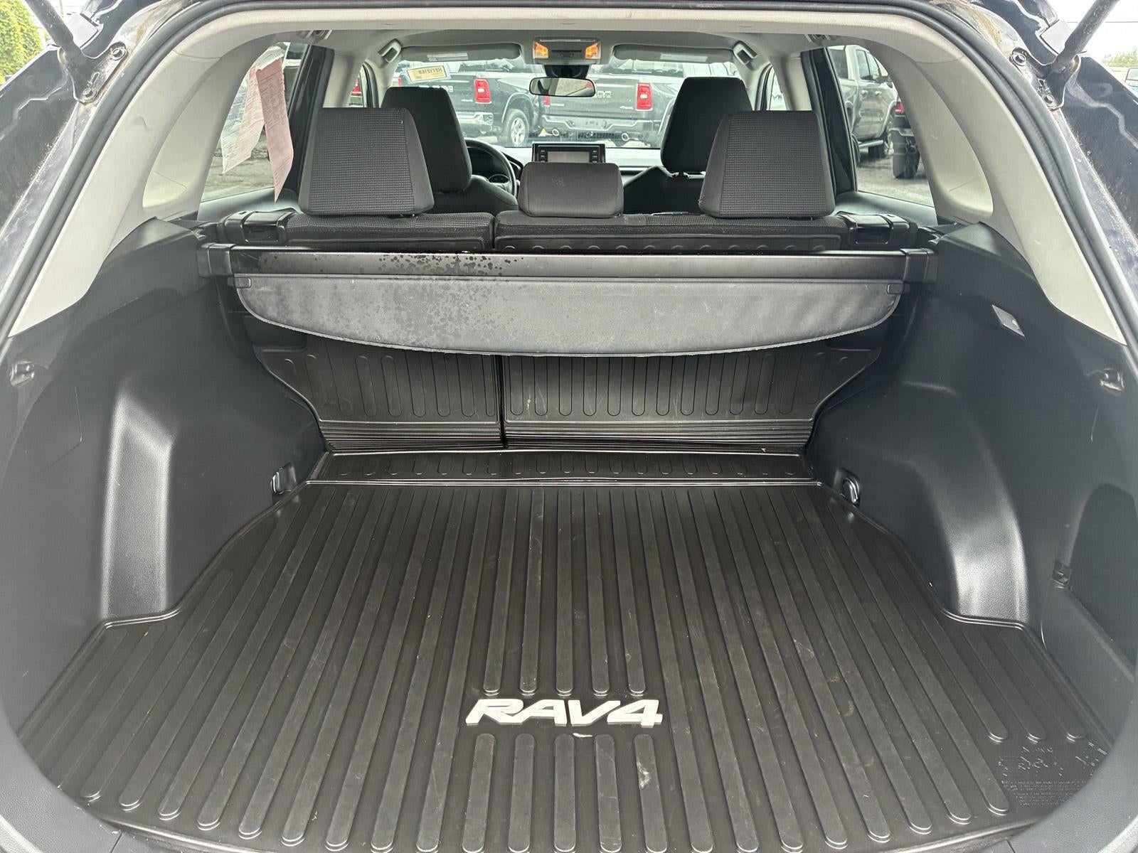 2020 Toyota RAV4 LE
