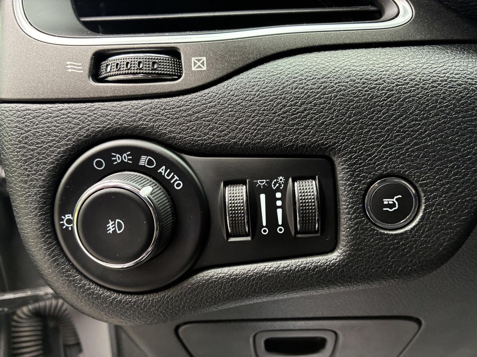2023 Jeep Cherokee Trailhawk
