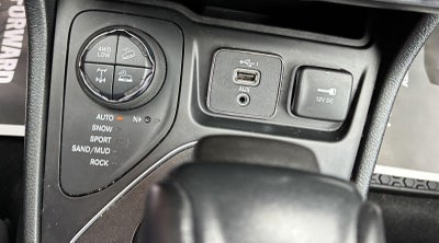 2023 Jeep Cherokee Trailhawk