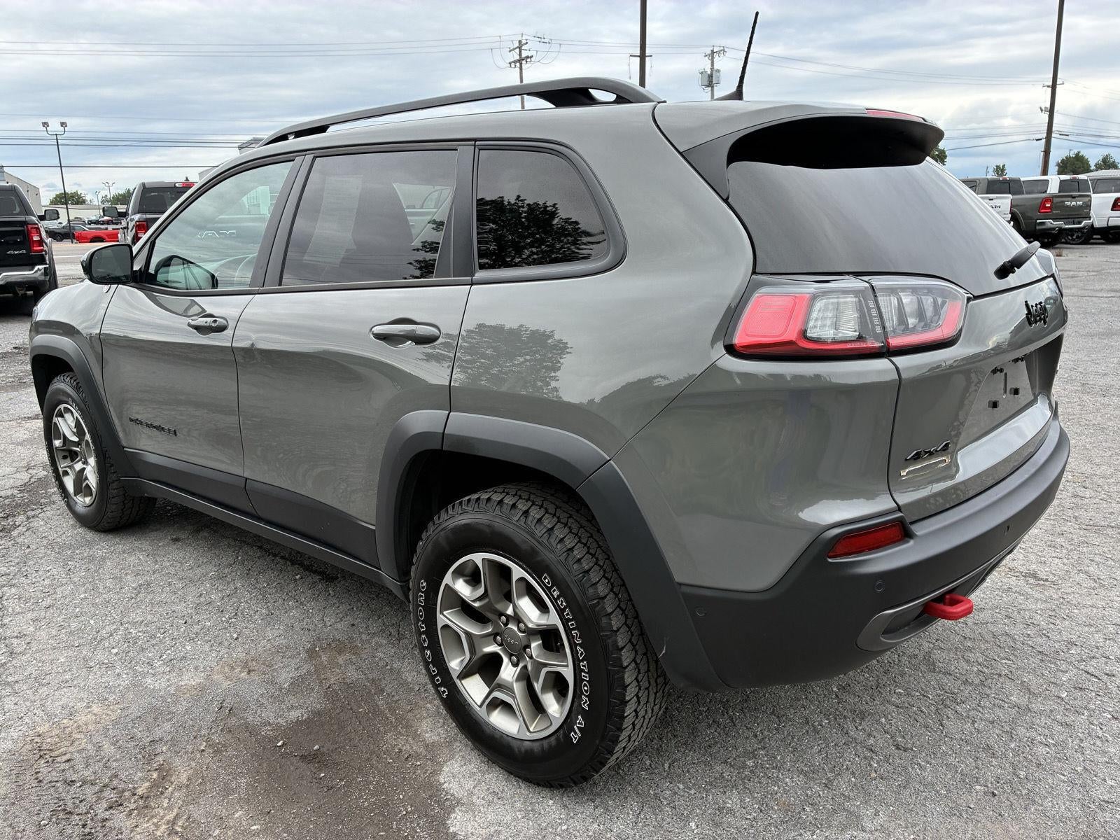 2023 Jeep Cherokee Trailhawk