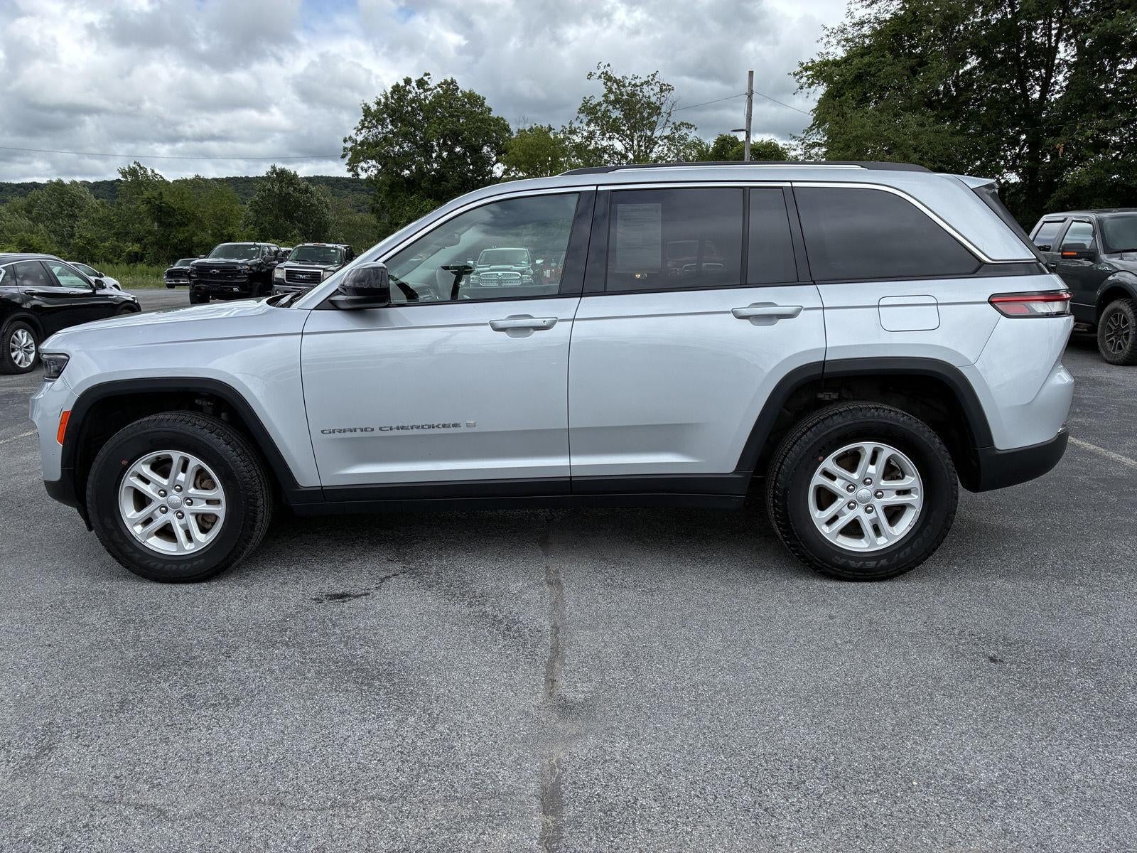 2023 Jeep Grand Cherokee Laredo