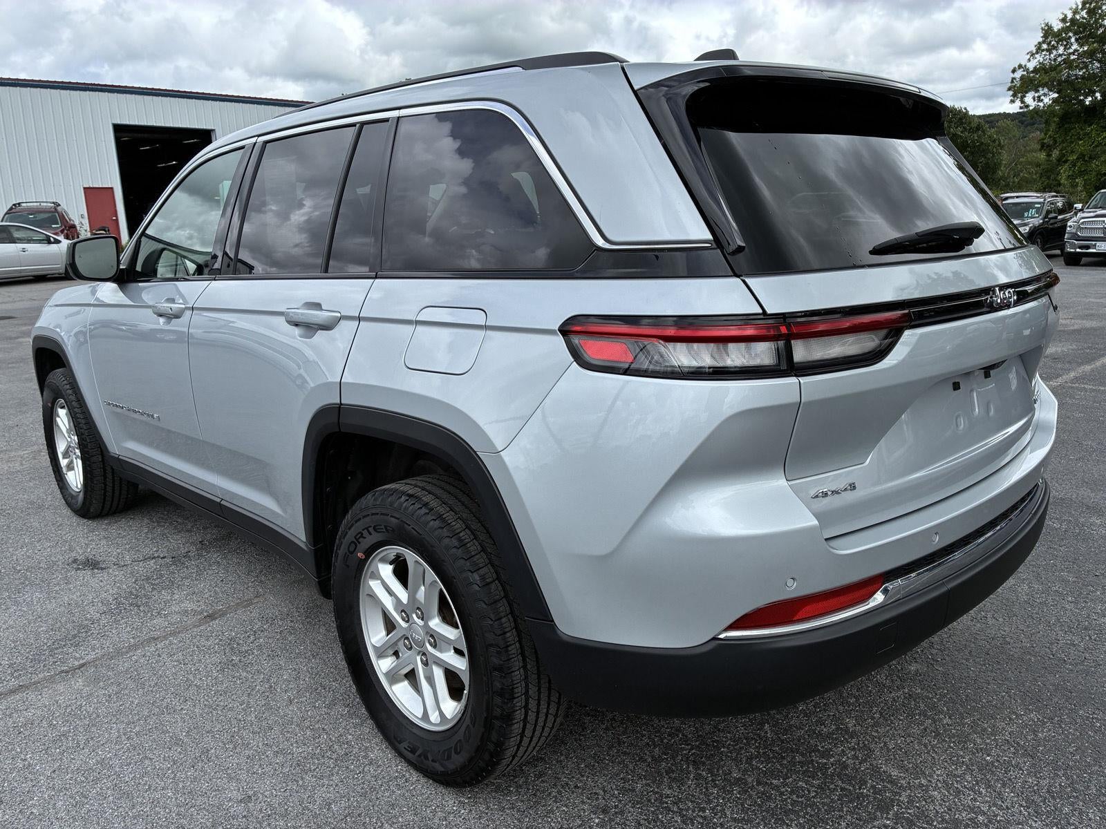 2023 Jeep Grand Cherokee Laredo