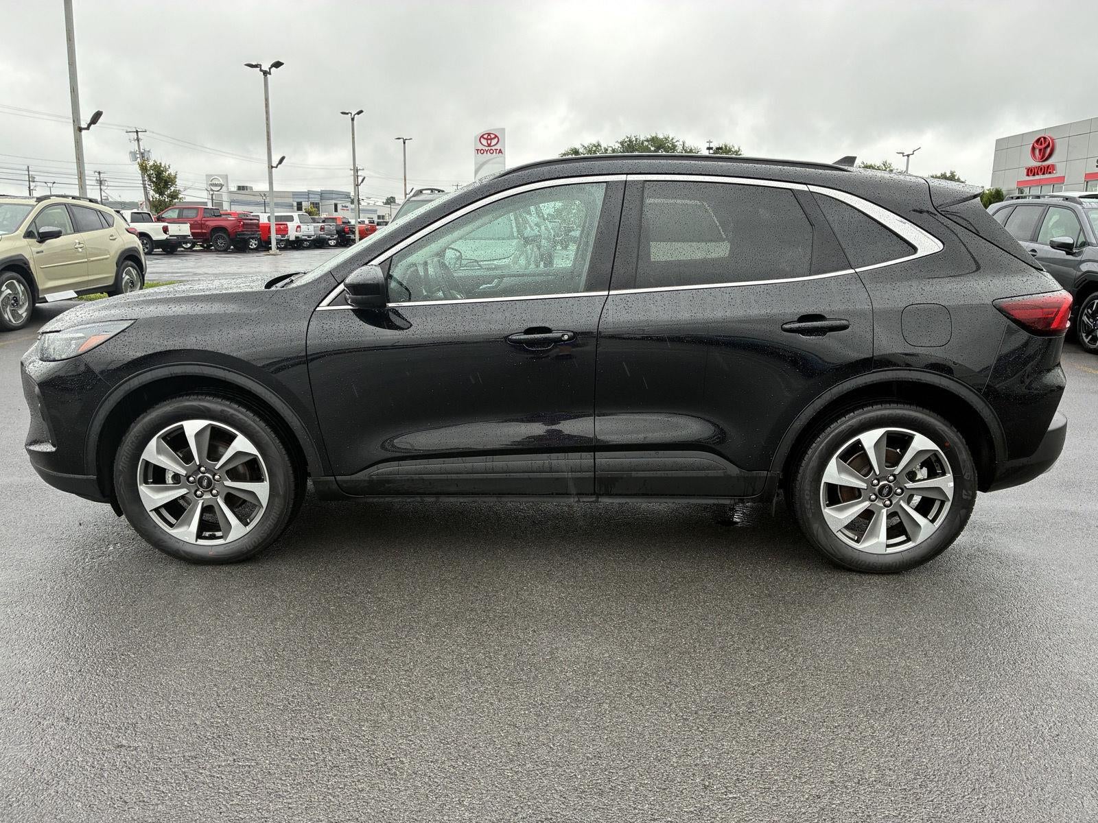 2025 Ford Escape Platinum