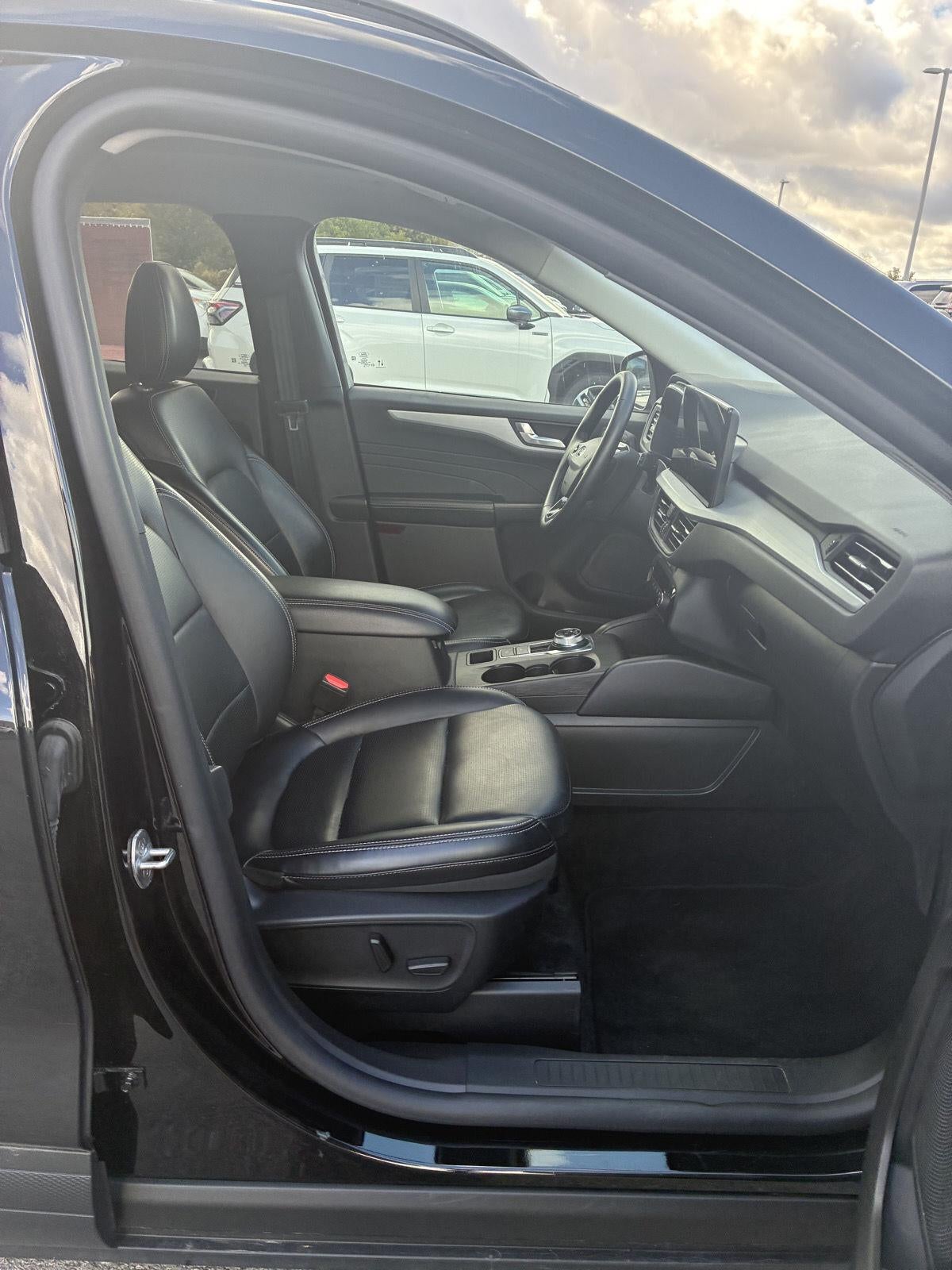 2025 Ford Escape Platinum