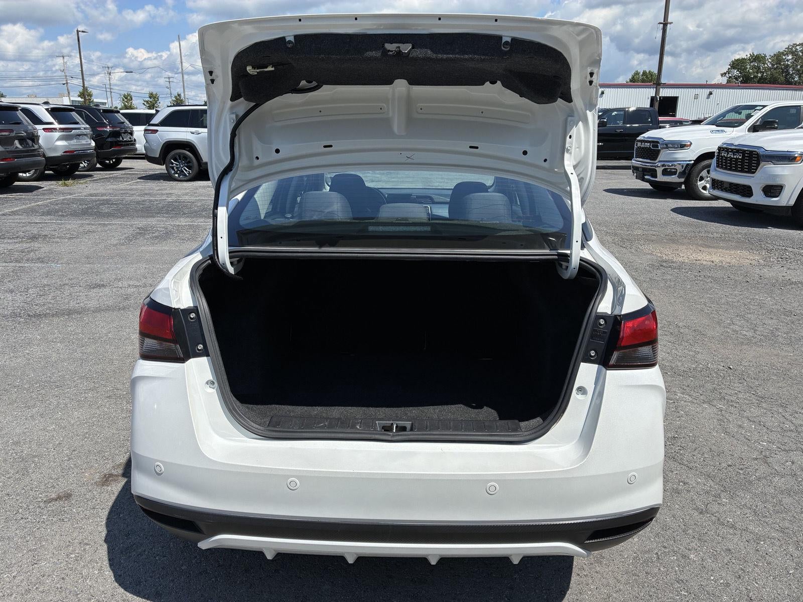 2023 Nissan Versa SV