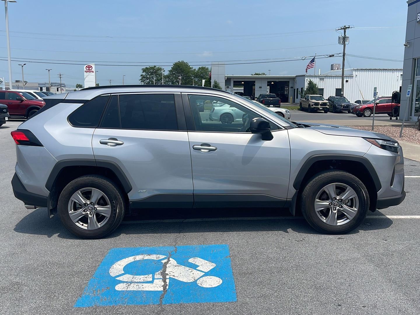 2025 Toyota RAV4 Hybrid LE