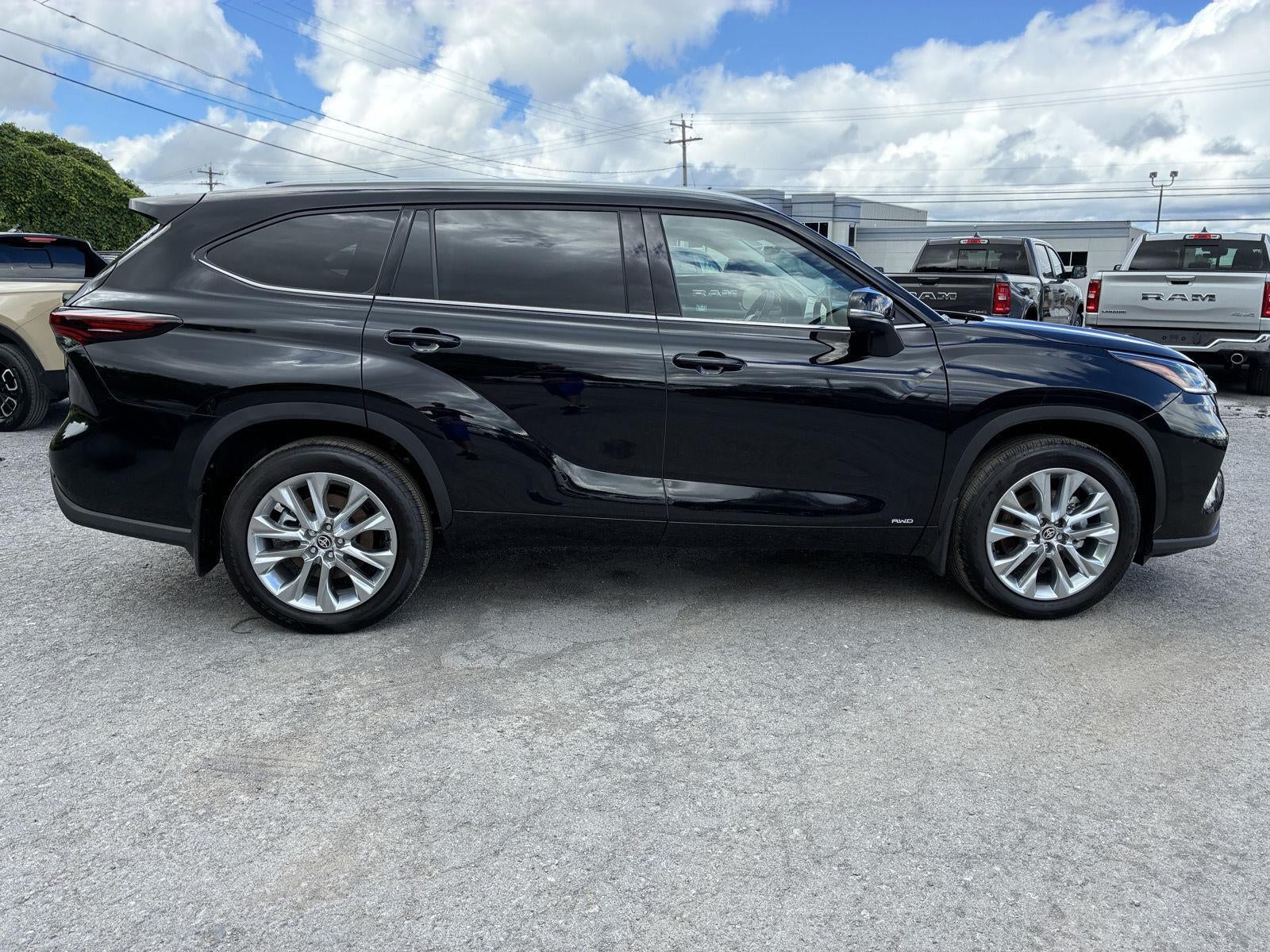 2026 Toyota Highlander Hybrid Limited