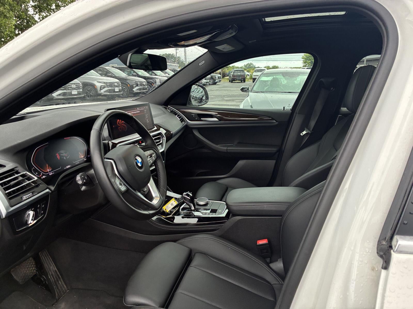 2025 BMW X4 xDrive30i