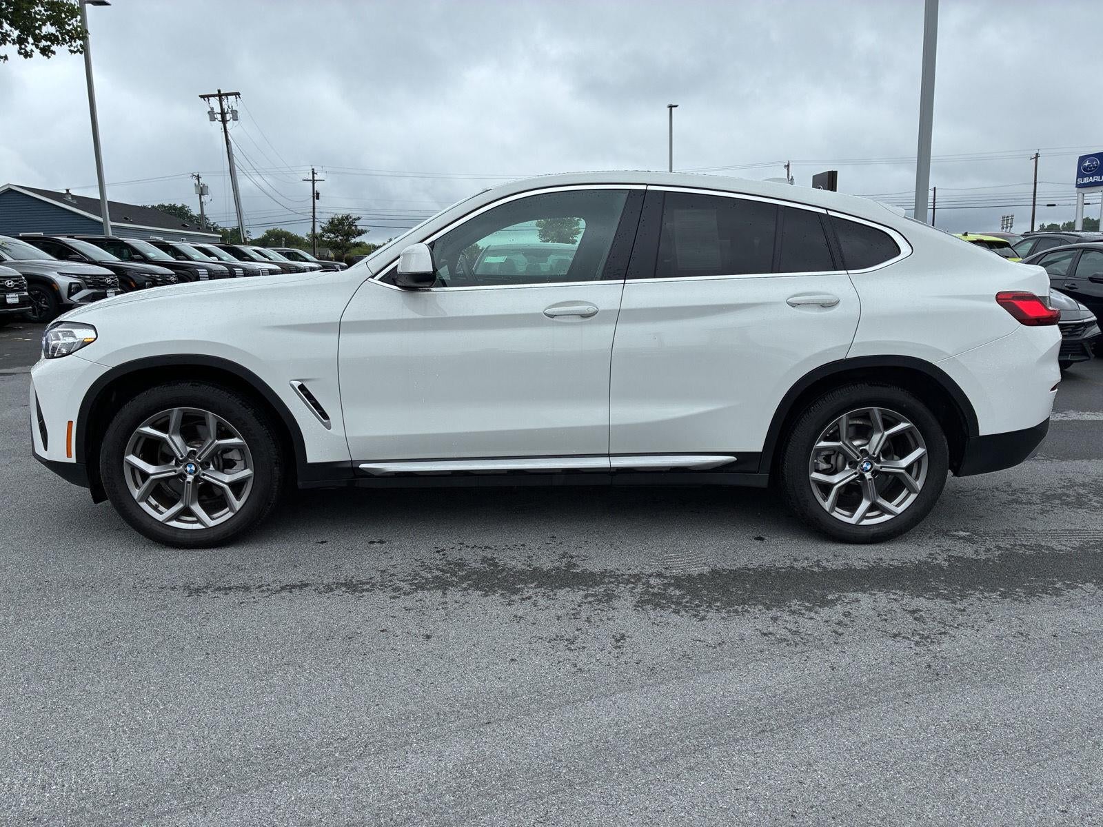 2025 BMW X4 xDrive30i