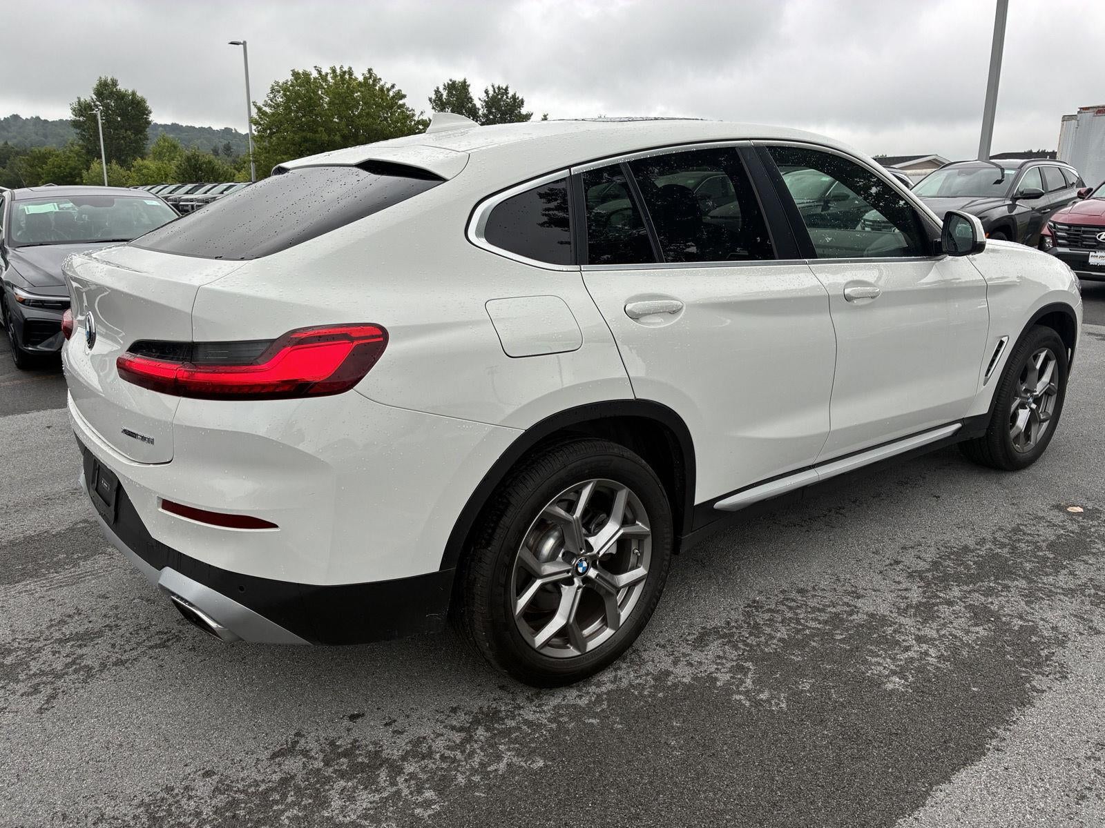 2025 BMW X4 xDrive30i