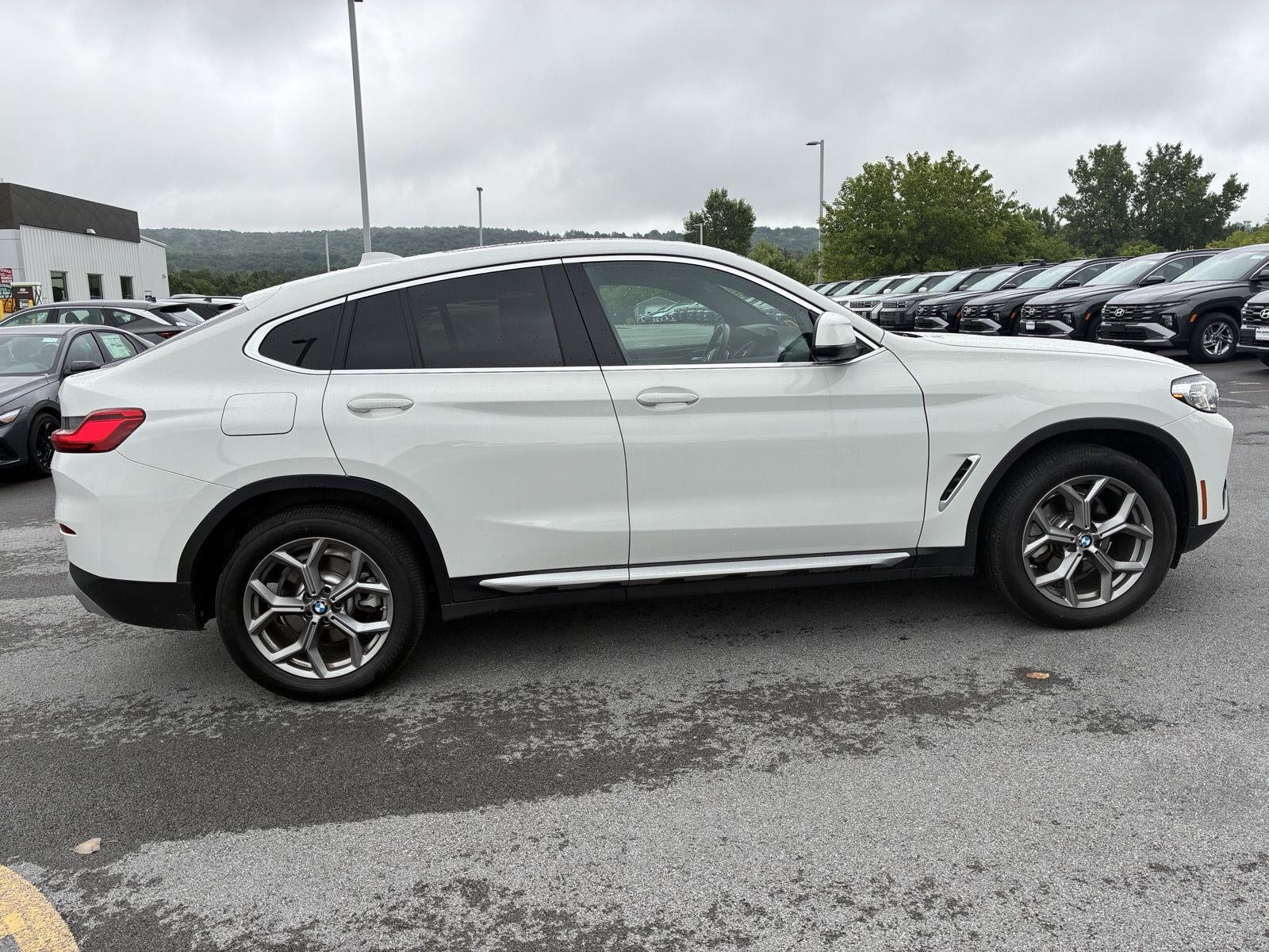 2025 BMW X4 xDrive30i