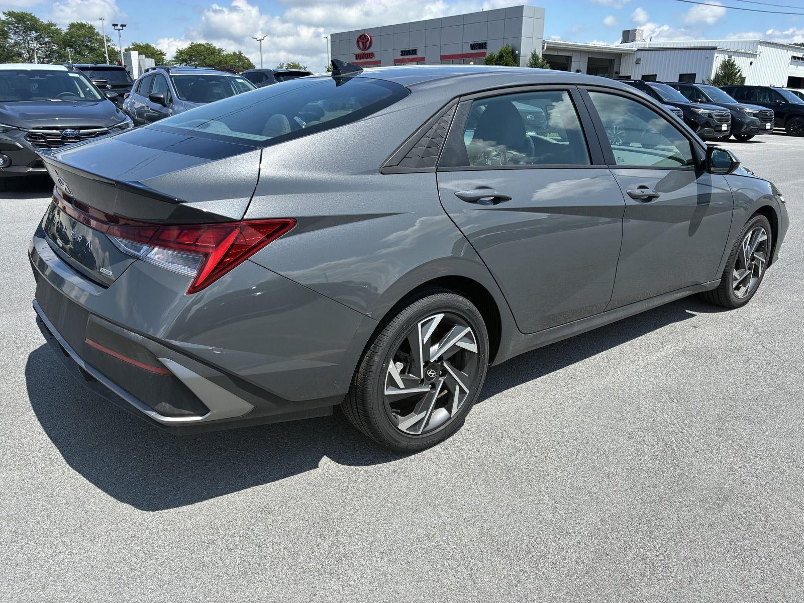 2025 Hyundai Elantra Hybrid SEL Sport