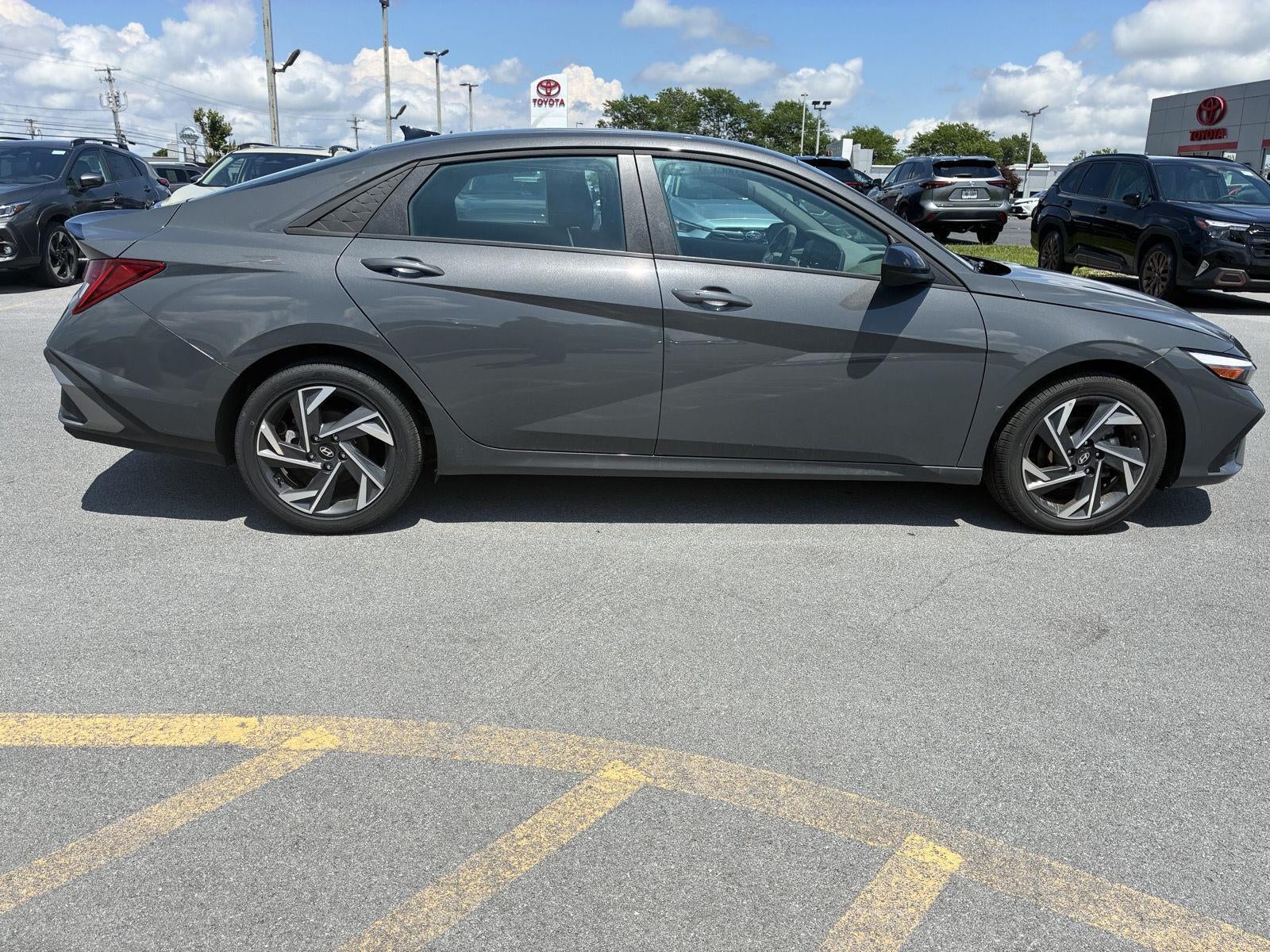 2025 Hyundai Elantra Hybrid SEL Sport