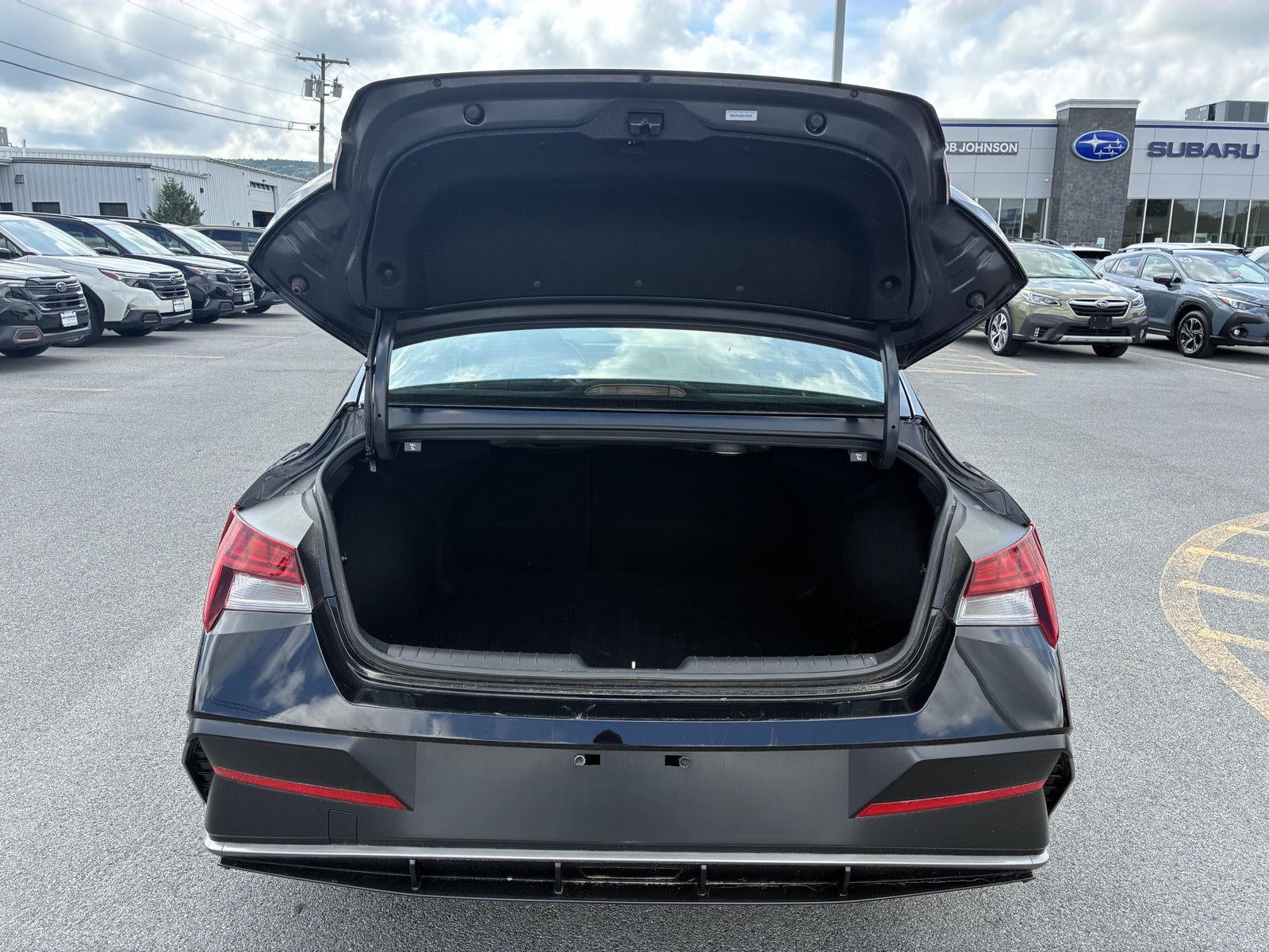 2025 Hyundai Elantra Hybrid Limited