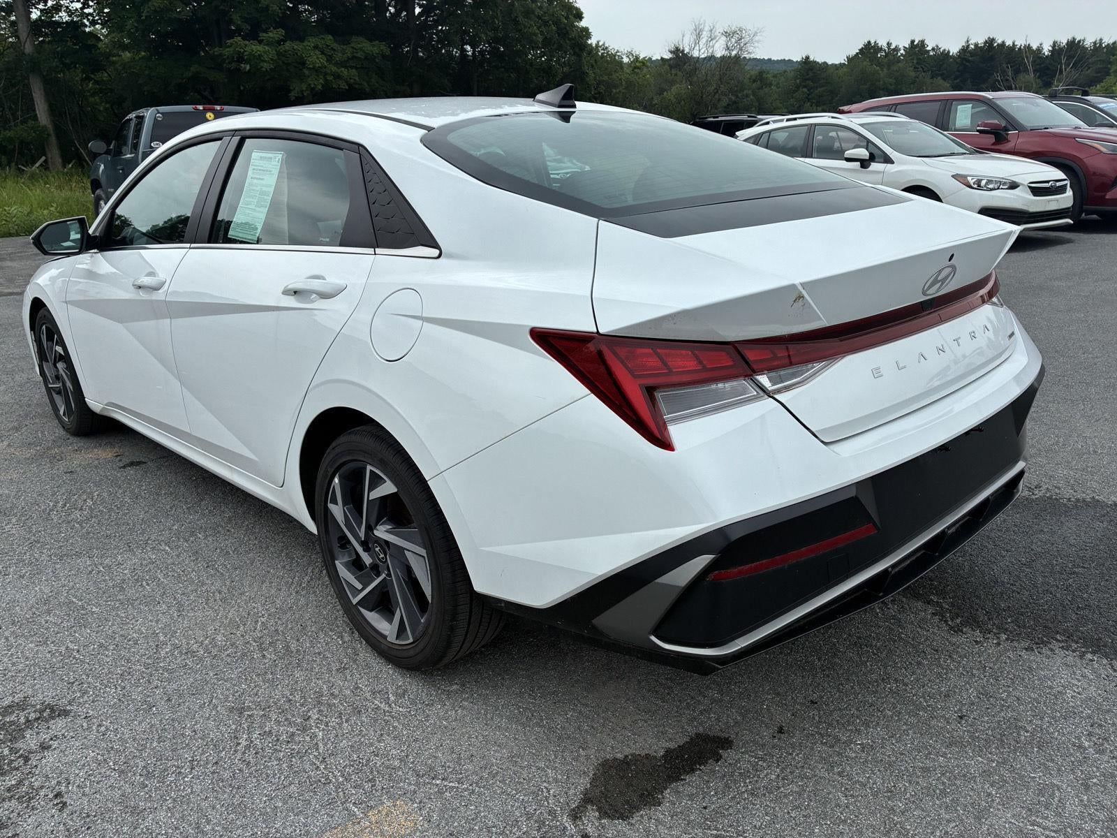 2025 Hyundai Elantra Hybrid Limited