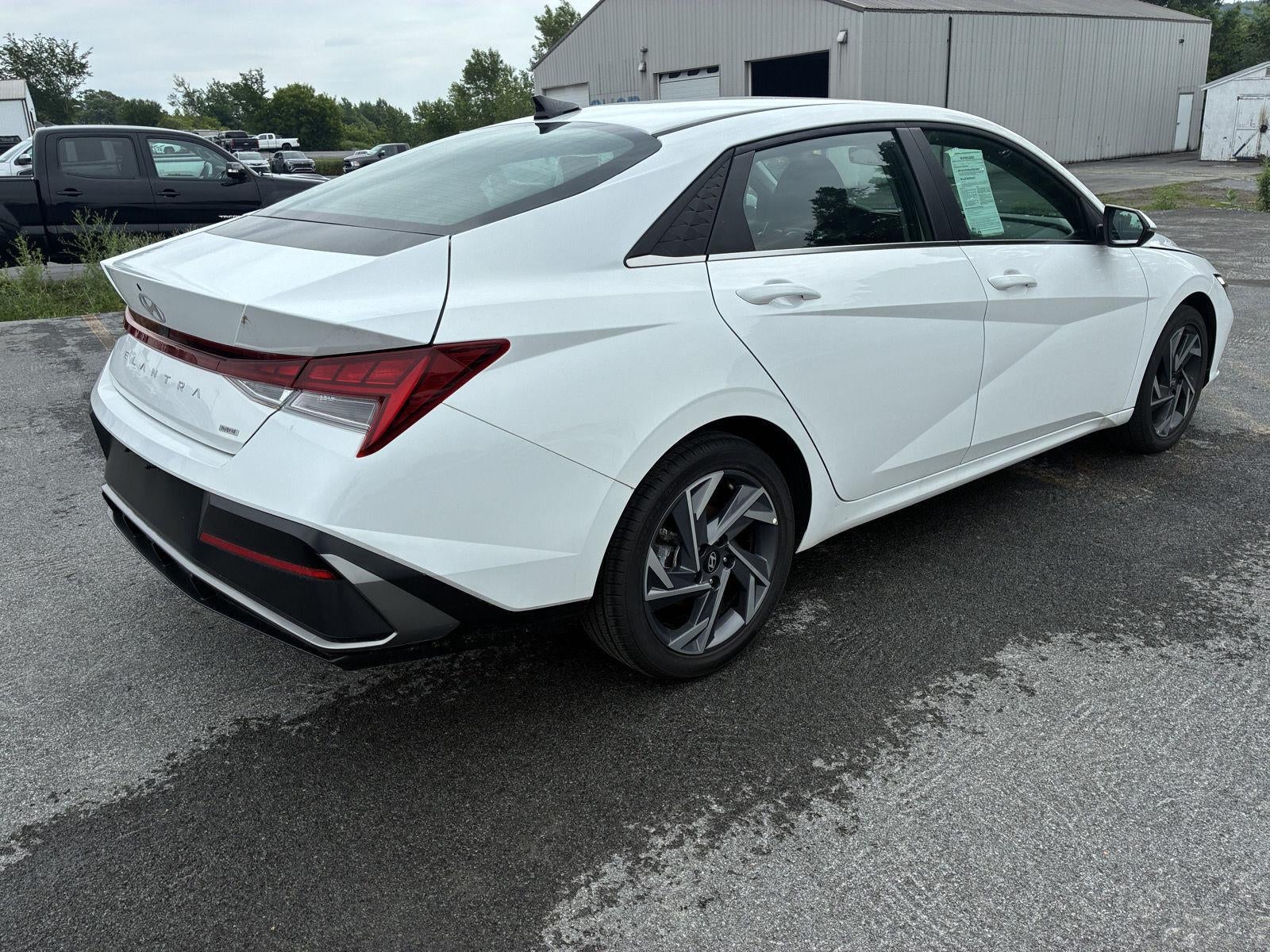 2025 Hyundai Elantra Hybrid Limited