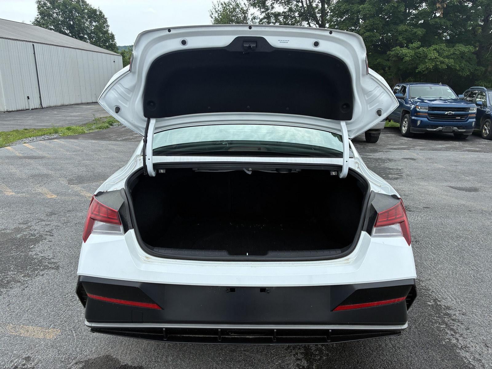 2025 Hyundai Elantra Hybrid Limited