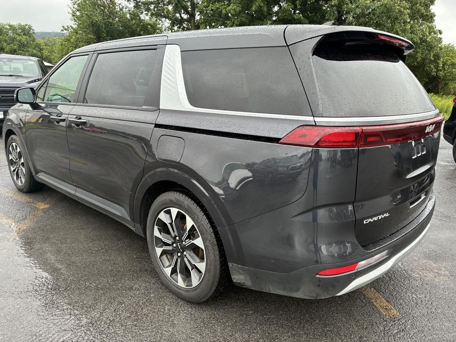 2024 Kia Carnival EX